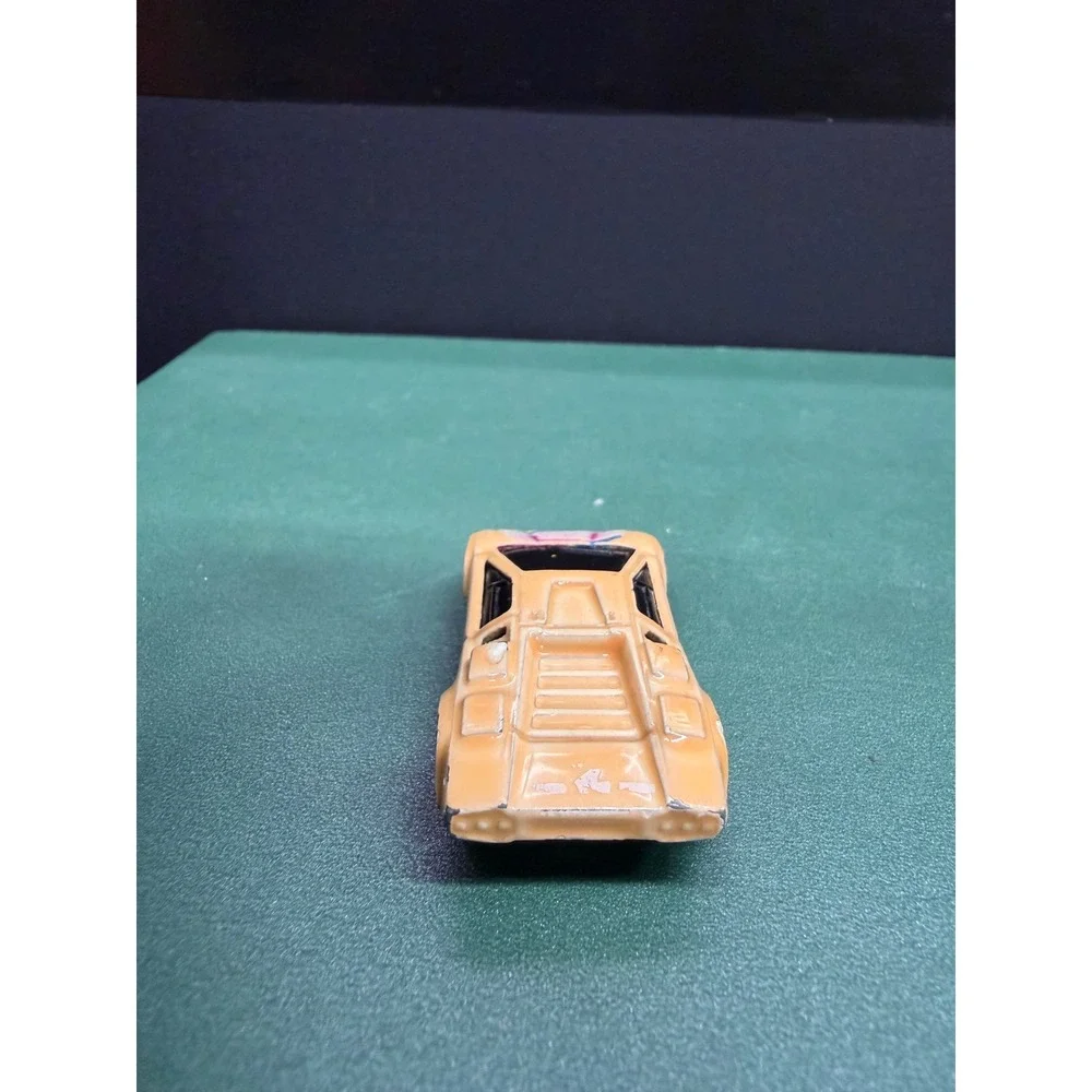 Hot Wheels 1987 Lamborghini Countach Tan Pink Blue Graphics Vintage Diecast 1:64